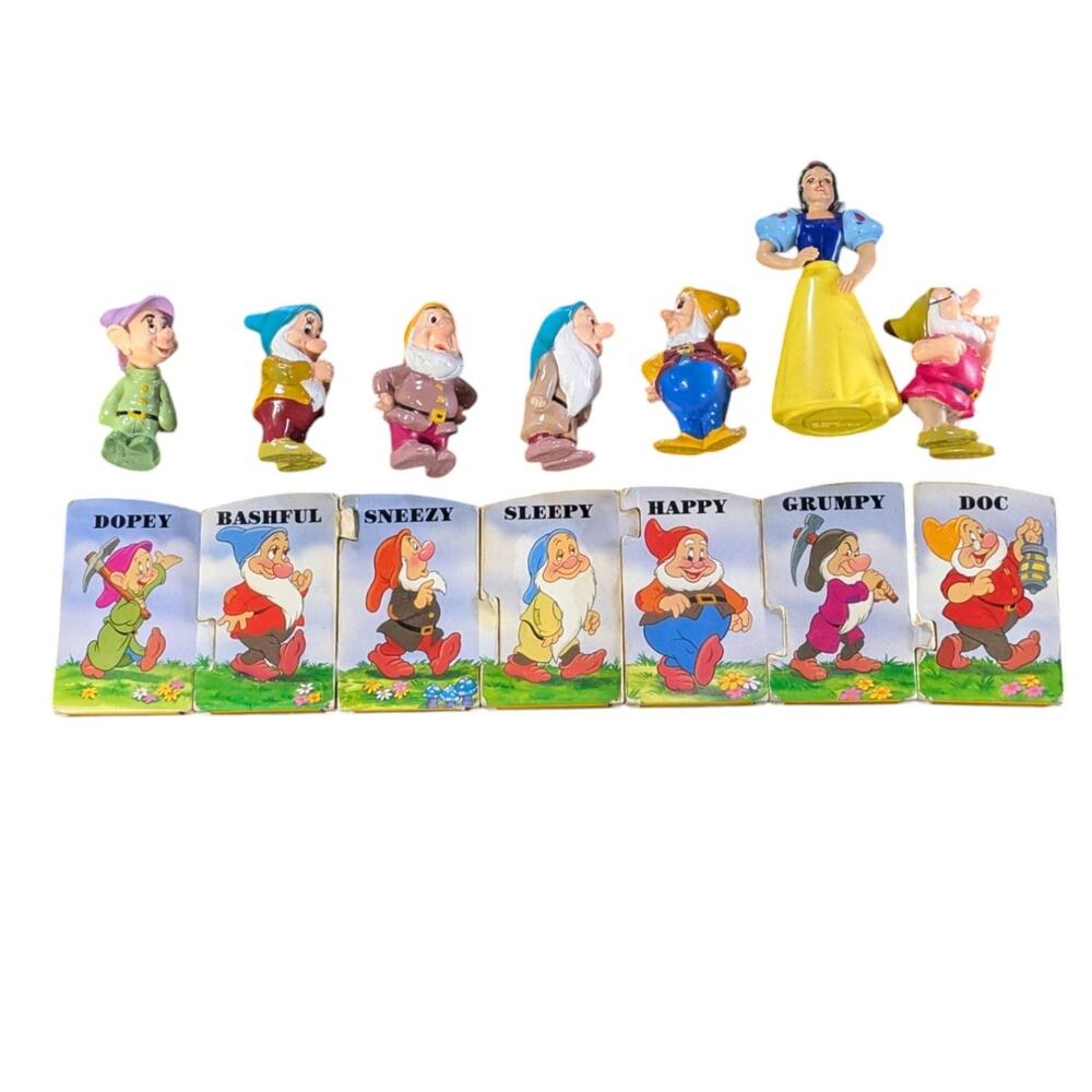 Vintage 1993 snow white and dwarfs set with board books